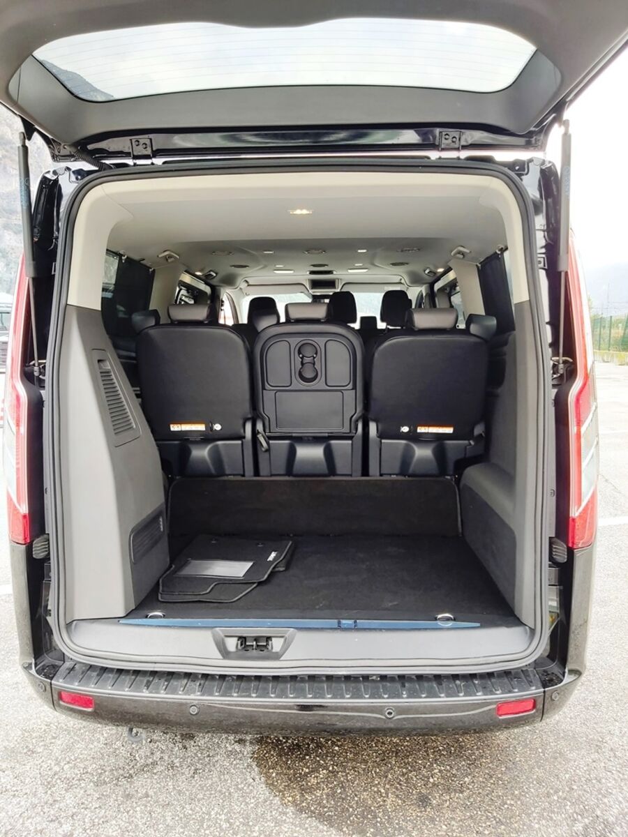 Ford Tourneo Custom 6